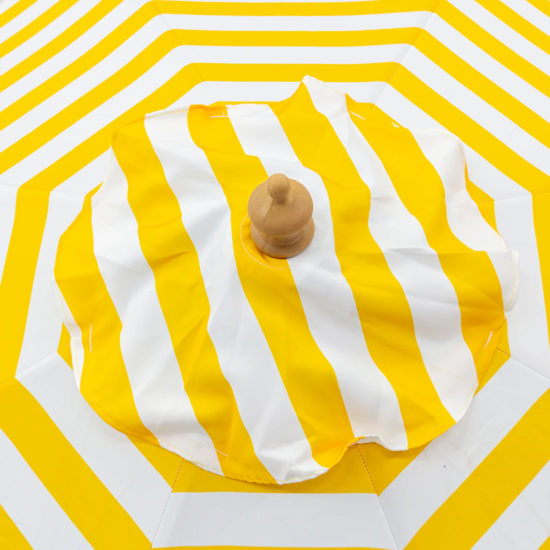 Billy Fresh 3m Deluxe Bamboo Umbrella - Yellow - Image 3