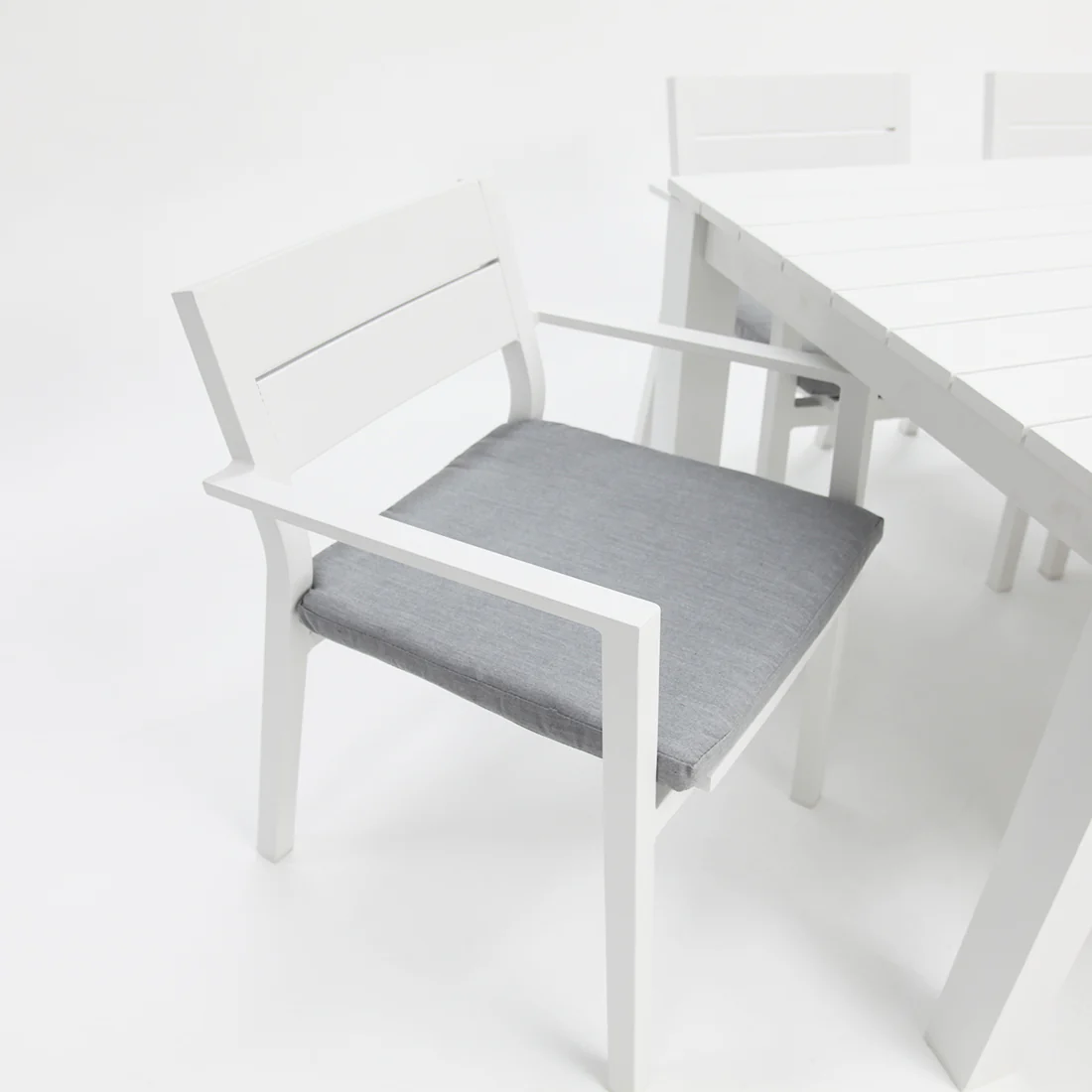 Dallas 9pc Aluminium Dining Setting - White - Image 2
