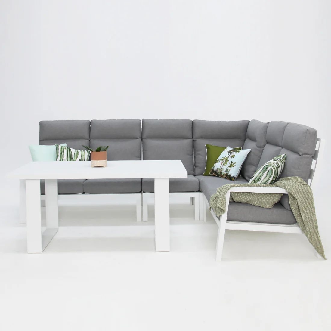 Dellaware Hayman Lounge Dining Setting - Image 3