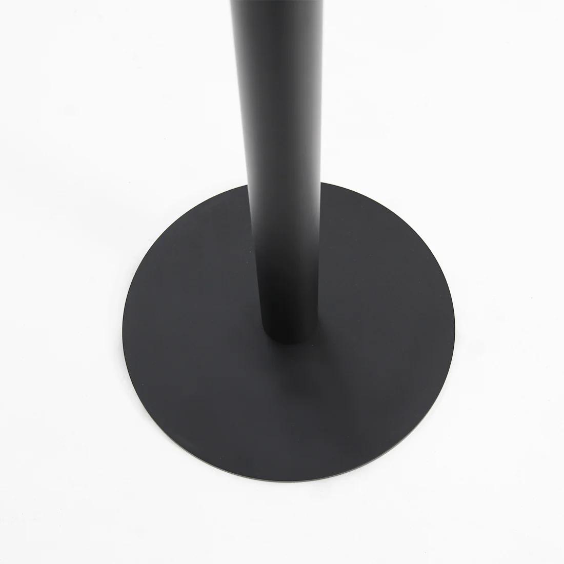 Kenty Bar Table 600mm Round Black - Image 4