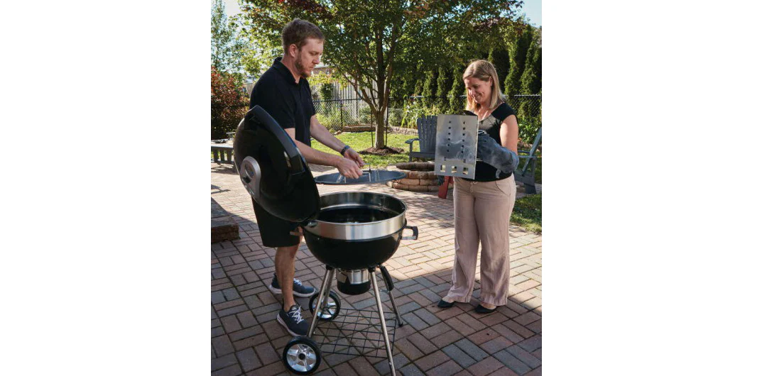 Napoleon Pro Charcoal Leg BBQ - Image 5