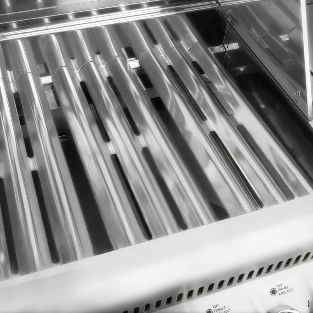Napoleon LEX 485 Built In BBQ - Image 4