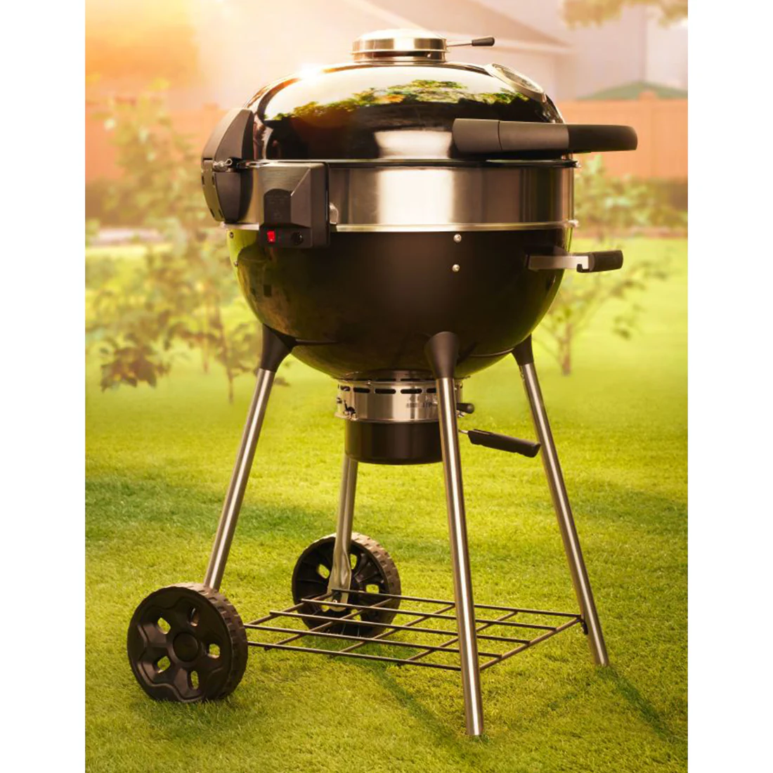 Napoleon Professional 22 Charcoal Kettle - Image 3