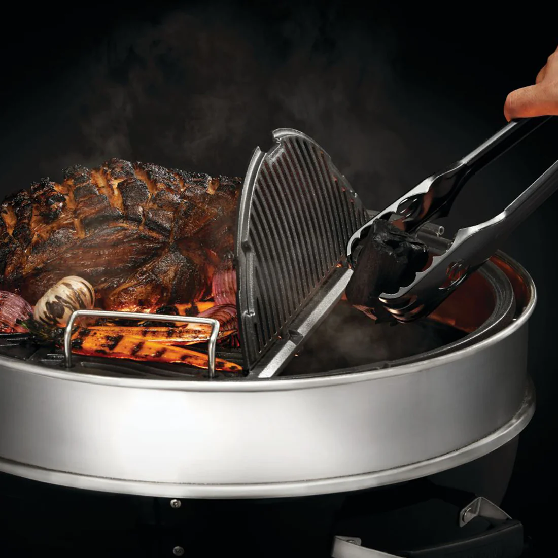 Napoleon Professional 22 Charcoal Kettle - Image 4