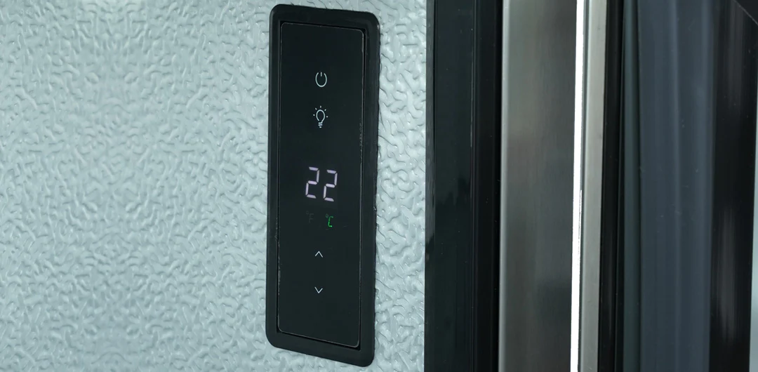 Napoleon Single Door Right Hand Fridge - Image 3