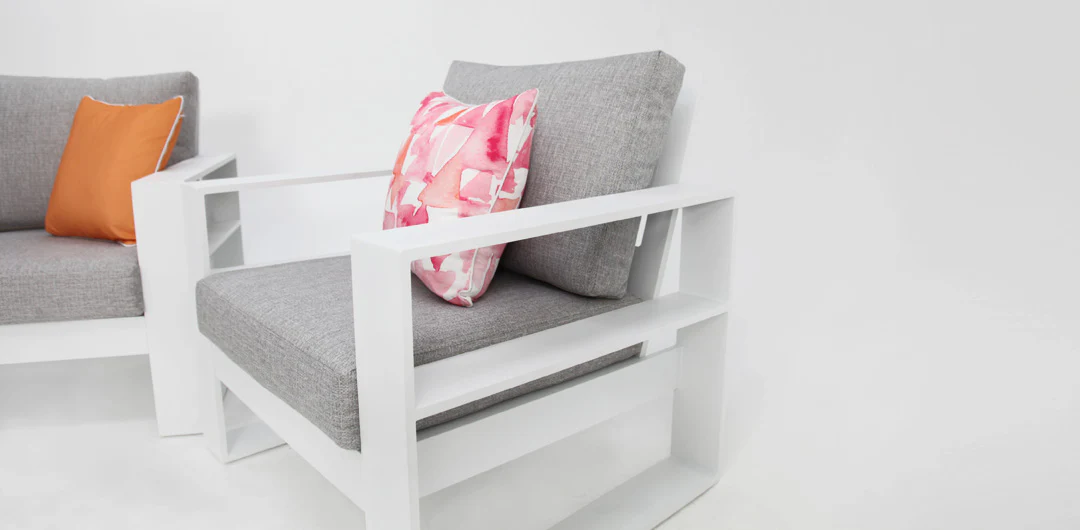 Hayman 311 Lounge Setting with Holste Adjustable Table - White - Image 24