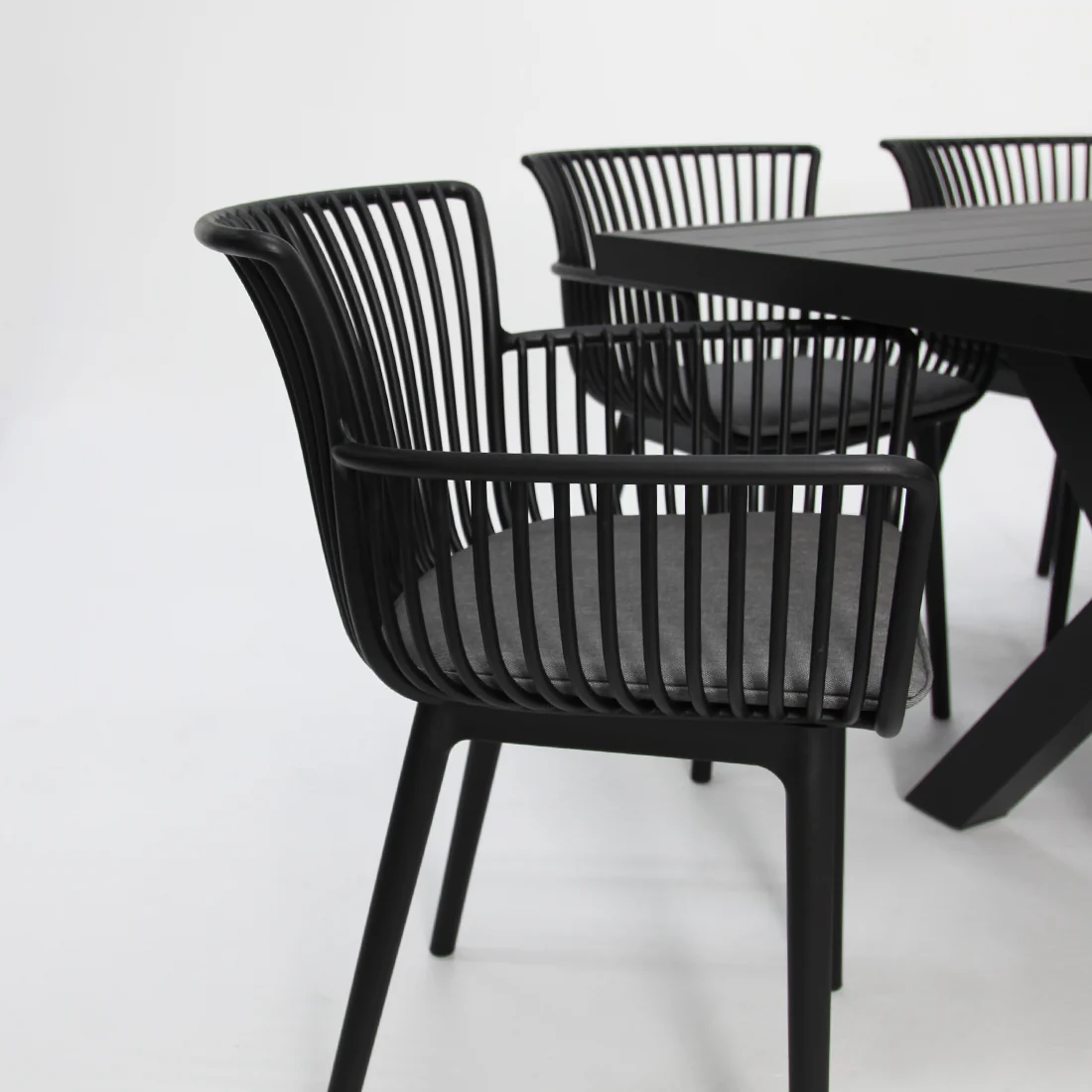 Ravenne Canela 9pc Dining Setting - Black - Image 4